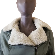 Load image into Gallery viewer, Hollister Malaga Beach Jacket Womens Small Olive Green White Sherpa Lined