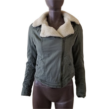 Load image into Gallery viewer, Hollister Malaga Beach Jacket Womens Small Olive Green White Sherpa Lined
