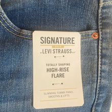 Load image into Gallery viewer, Levi Strauss Signature Gold Jeans Womens 2S 26x30 High Rise Flare New Stretch