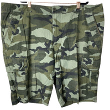 Load image into Gallery viewer, Ecko Unlimited Cargo Shorts Mens 44 Green Camo Y2K Vintage 90s