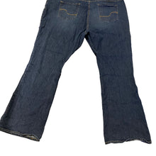Load image into Gallery viewer, Levi’s Signature Jeans Womens Plus Size 28 39x32 Midrise Jeans Bootcut