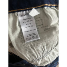 Load image into Gallery viewer, BLANKNYC Jeans Womens 26 Dark Wash Bootcut Flare Denim Whiskered