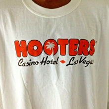 Load image into Gallery viewer, Hooters Las Vegas Casino Mens White and Orange Tshirt Size 4XL