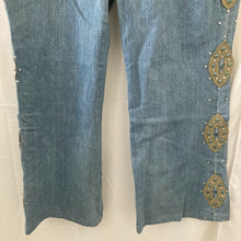 Load image into Gallery viewer, Suzanne Somers Collection Gem Embellished Light Wash Blue Jeans Size 14