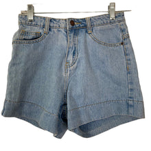 Load image into Gallery viewer, Unbranded Shorts Light Wash Girls Size Medium