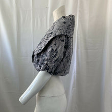 Load image into Gallery viewer, Newport News Women Black and Gray Snake Skin Print Bolero Jacket 12 P