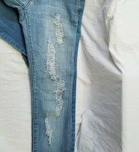 Load image into Gallery viewer, Monica&#39;s Jeans Womens Blue Light Low-Rise Stretch Distressed Tapered Leg Jeans 5