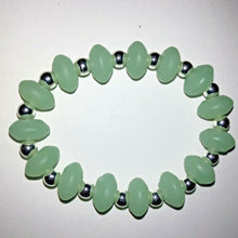 Load image into Gallery viewer, Womens Multi Sea Glass Stretch Bracelet Blue Green Beach Ocean