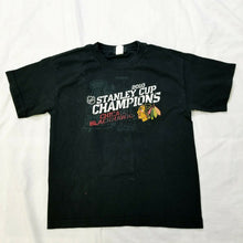 Load image into Gallery viewer, Reebok Boys Mens Black NHL 2010 Stanley Cup Chicago Blackhawks Tshirt L
