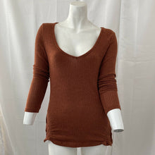 Load image into Gallery viewer, Shein Womens Rusted Brown Ribbed Pullover Sweater Medium