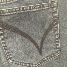 Load image into Gallery viewer, Venezia Jeans Plus Size Womens 18 short Dark Wash