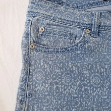 Load image into Gallery viewer, VTG Jordache Jeans Skinny Crop Womens Floral Aztec Print Mid-Rise Stretch Sz 12