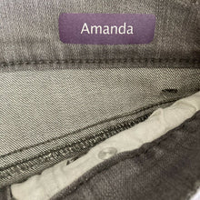 Load image into Gallery viewer, Gloria Vanderbilt Jeans Amanda Womens Size 4 Petite faded Black Gray New w Tags