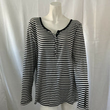 Load image into Gallery viewer, Liz Claiborne Women Plus Size Black and White Ribbed Striped Blouse 2X