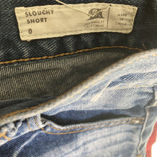 Load image into Gallery viewer, Bullhead Denim Shorts Cutoffs Slouchy Short Womens Size 0 Medium Wash
