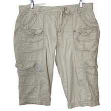Load image into Gallery viewer, Unionbay Shorts Bermuda  Womens Juniors Size 15 Beige Plus Cargo