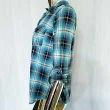 Load image into Gallery viewer, Eden &amp; Olivia Womens Blue Green Plaid Shirt Small