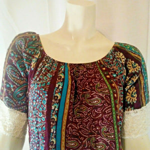 Womens Multicolored Paisley Floral Crop Top With White Lace Trim and Back Large