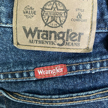Load image into Gallery viewer, Wrangler Jeans Men’s Dark Wash 32x34 high rise