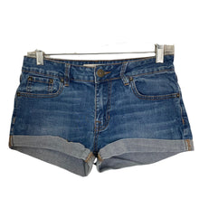 Load image into Gallery viewer, Bullhead Denim Co Shorts Low Rise Medium Wash Denim Womens Size 5 Cuffed