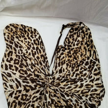 Load image into Gallery viewer, Victoria&#39;s Secret Very Sexy Cami Top Womens Size Large Leopard Print Plunging