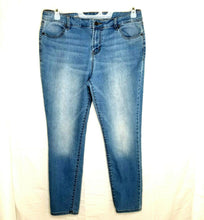 Load image into Gallery viewer, Old Navy Jeans Super Skinny Womens Light Wash Stretch Mid-Rise Tapered 14 Reg