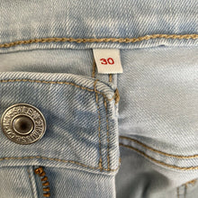 Load image into Gallery viewer, Levi’s Jeans Cuffed Light Wash Women’s Size 30 Ripped Distressed Cropped