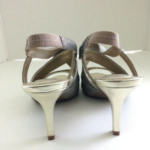 Bandolino Malorie Wishbone Silver Metallic Glitter Sandal 8M BD7Malorie