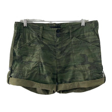 Load image into Gallery viewer, Sanctuary Shorts Switchback Cuffed Hiker Green Camo Womens Size 26