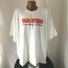 Load image into Gallery viewer, Hooters Las Vegas Casino Mens White and Orange Tshirt Size 4XL