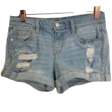 Load image into Gallery viewer, Old Navy Boyfriend Short Shorts Womens 2 Distressed Rips Stretch Light Wash