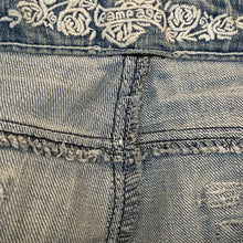 Load image into Gallery viewer, Rampage Shorts Distressed Denim Light Wash Women Size 31 Waist Stretch