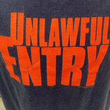 Load image into Gallery viewer, Vintage 1992 Unlawful Entry Movie shirt Adult Size L kurt russell ray liotta vtg