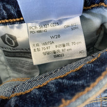 Load image into Gallery viewer, Levis 501 Shorts Cutoff Womens 28 Button Fly Blue