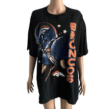 Load image into Gallery viewer, RARE NFL Denver Broncos Tshirt Mens 2X Angry Player Graphic Football TOON