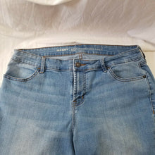 Load image into Gallery viewer, Old Navy Jeans Super Skinny Womens Light Wash Stretch Mid-Rise Tapered 14 Reg