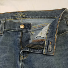 Load image into Gallery viewer, Old Navy Jeans The Flirt Womens Stretch Low Rise Wide Leg 4 Short