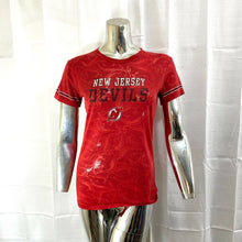 Load image into Gallery viewer, NHL Women&#39;s Red New Jersey Devils T-Shirt Size Medium