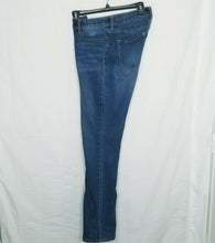 Load image into Gallery viewer, Old Navy Jeans Curvy Profile Mid-Rise Straight Leg Womens size 6 Reg