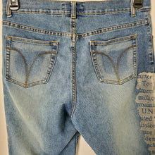 Load image into Gallery viewer, Vintage London Blue Medium Wash Blue Denim Jeans Size 17 18