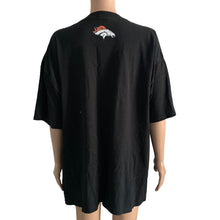 Load image into Gallery viewer, RARE NFL Denver Broncos Tshirt Mens 2X Angry Player Graphic Football TOON